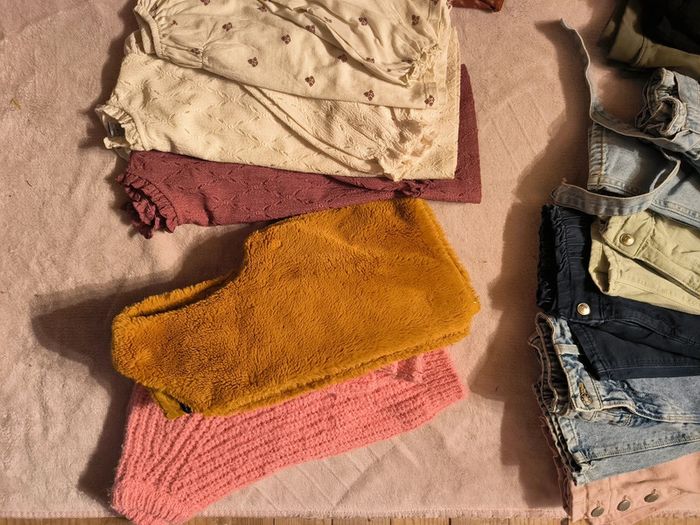 Lot vêtements 8 ans - photo numéro 2