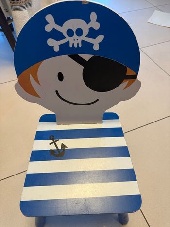 Chaise enfant pirate