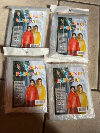 Lot de 4 ponchos de pluie
