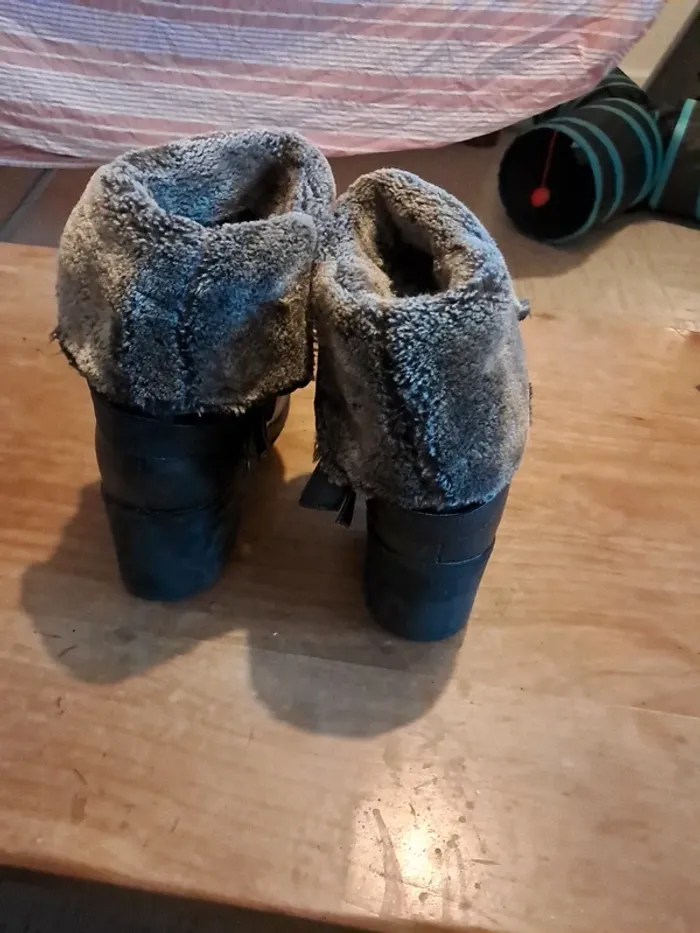Bottines à tallons grises foncées intérieur moumouté - photo numéro 3