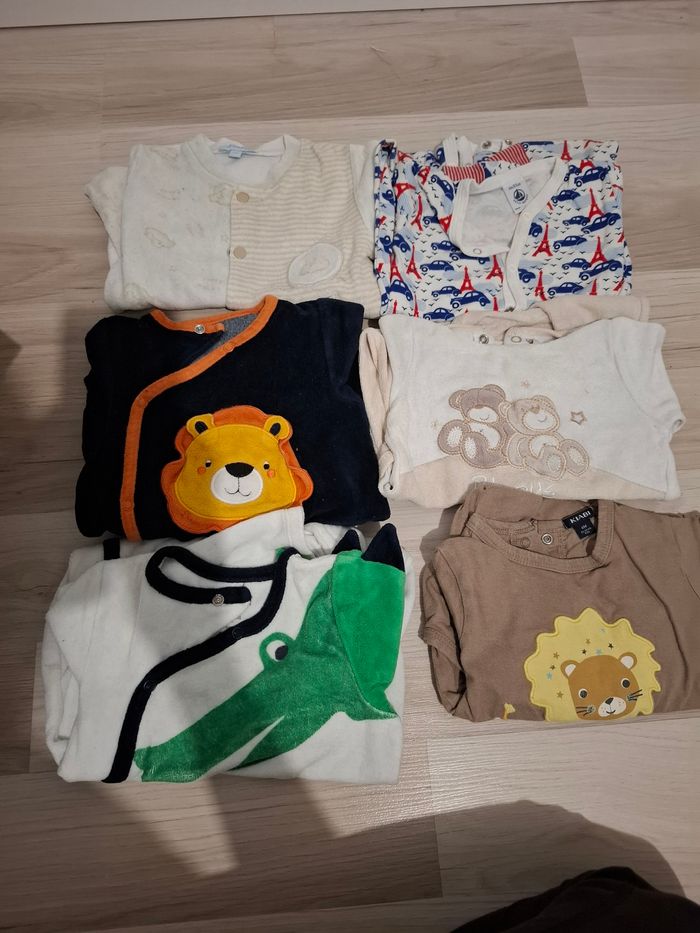 Lot vêtements 6 mois (87 pièces) - photo numéro 2