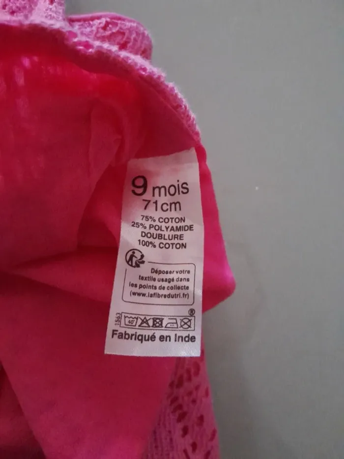 Gilet court rose 9mois - photo numéro 3