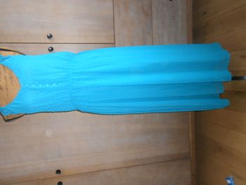 Robe à plumetis bleu