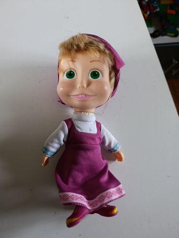 Poupée masha 