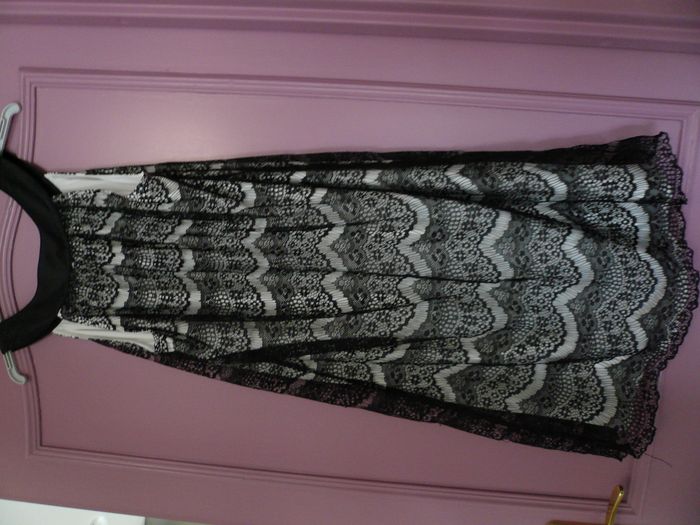 Robe en dentelle noire T 40