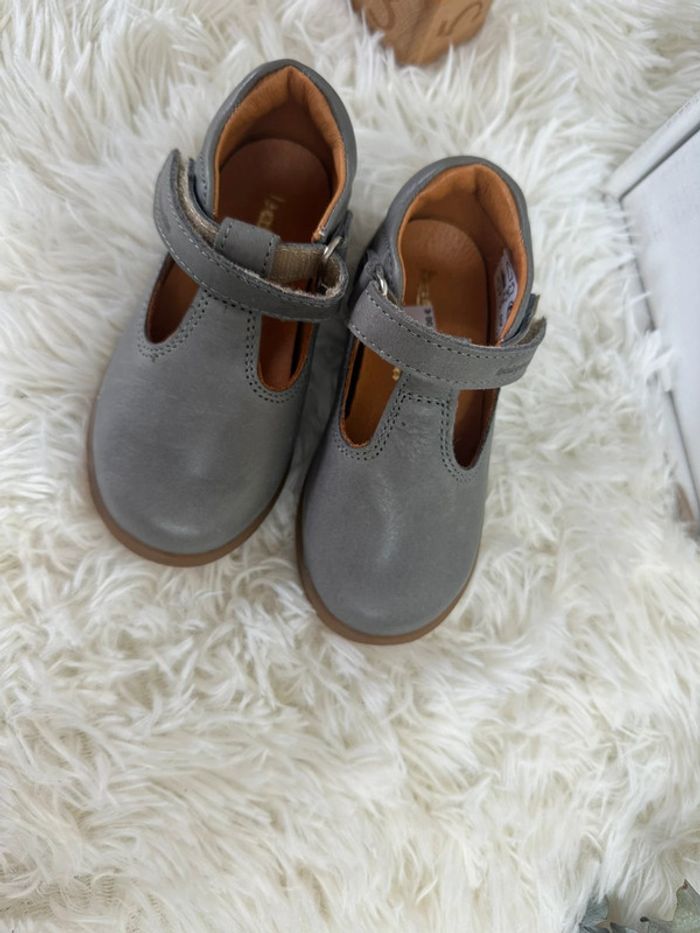 Paire de chaussures Babybotte taille 23 - photo numéro 2