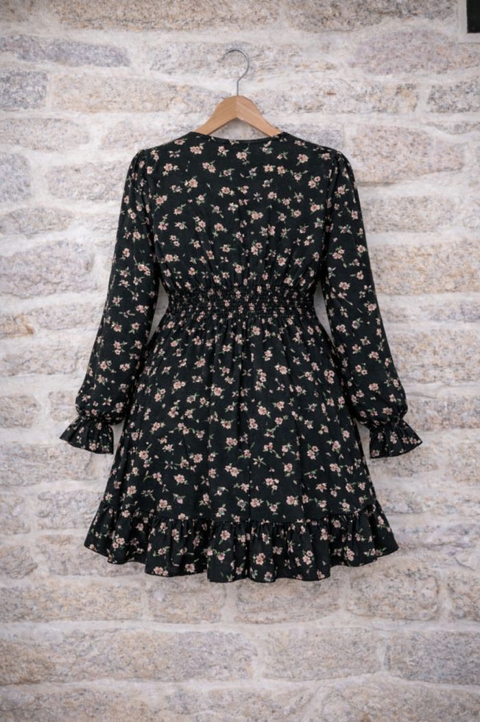 Robe champs de fleurs nocturne noire et multicolore Femme taille 54 marque Boohoo 💍 - photo numéro 8