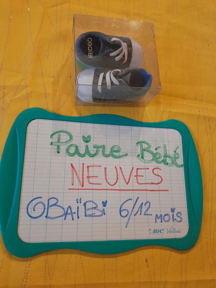 Paire de chaussons/chaussures souples bébé 6/ 12 mois - photo numéro 2
