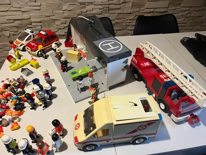 Lot hôpital pompier et ambulance playmobil - photo numéro 3