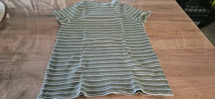 La halle haut côtelé taille S ado 162 cms