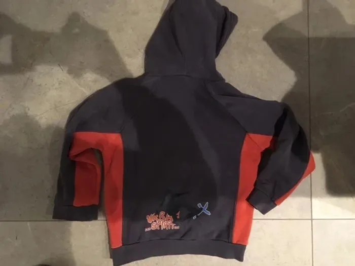 Sweat à capuche Urban Spirit – 10 ans / 140 cm – Gris & orange – Très bon état - photo numéro 3
