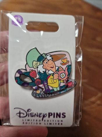 Pins disney chapelier fou edition limitée