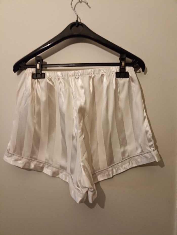 Pyjama satin rayé blanc écru - Style Chic & Confort Doux (Taille M/L) - photo numéro 6