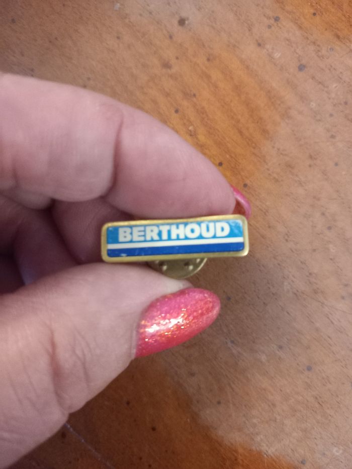 Pin's Berthoud - photo numéro 3