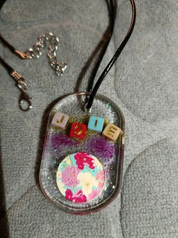Pendentif en résine