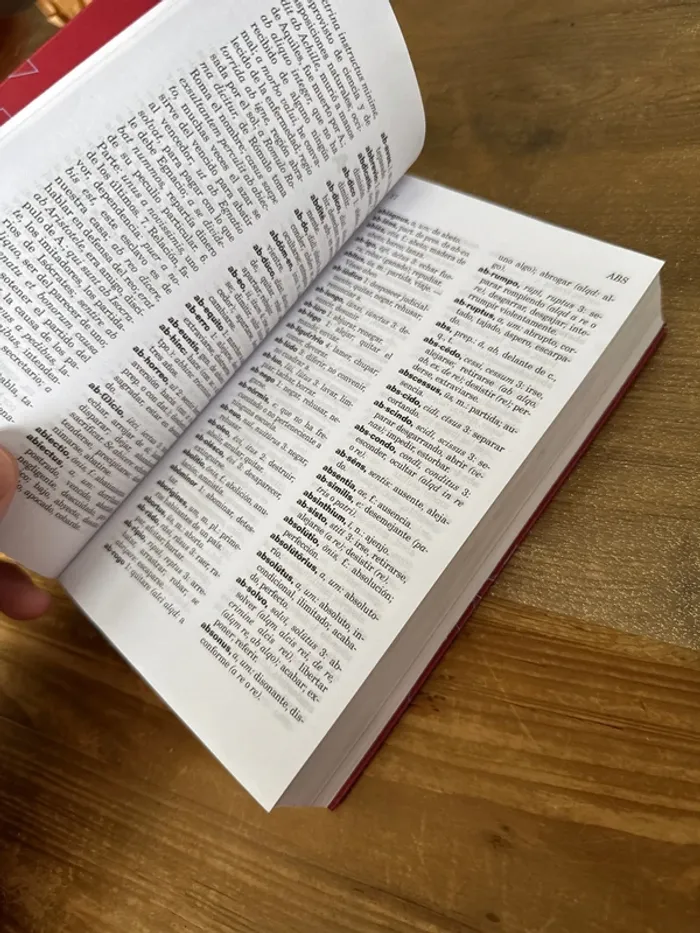 Diccionario esencial latino- español español-latino - photo numéro 6