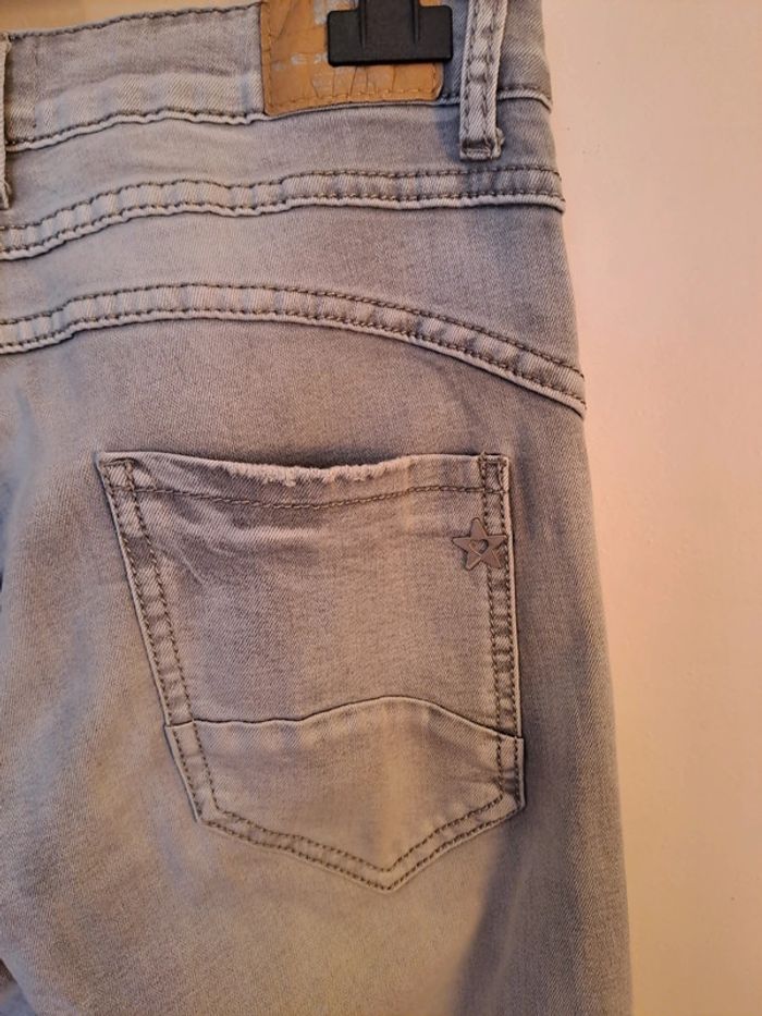 Pantalon gris clair - photo numéro 4