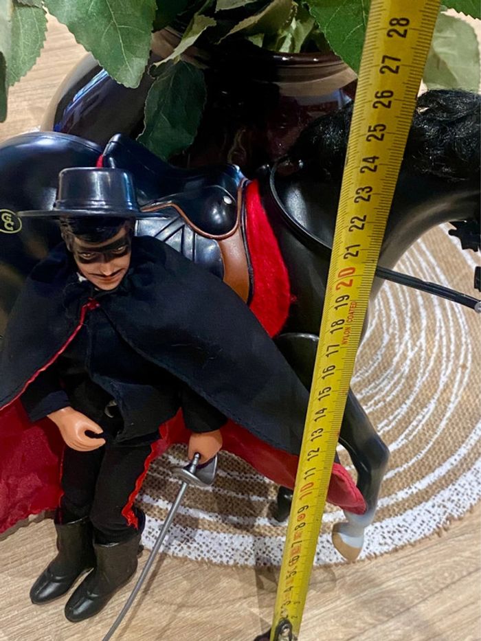 Zorro et son cheval Tornado qui henni - photo numéro 3