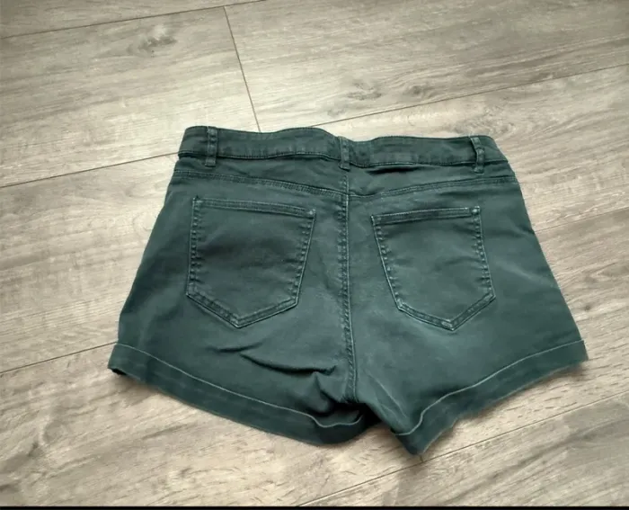 Short vert sapin H&M taille 38 ou M - photo numéro 6