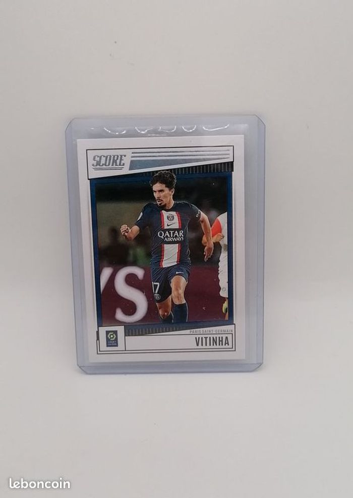 Carte Panini score Ligue 1 2022-23 Vitinha n°166.