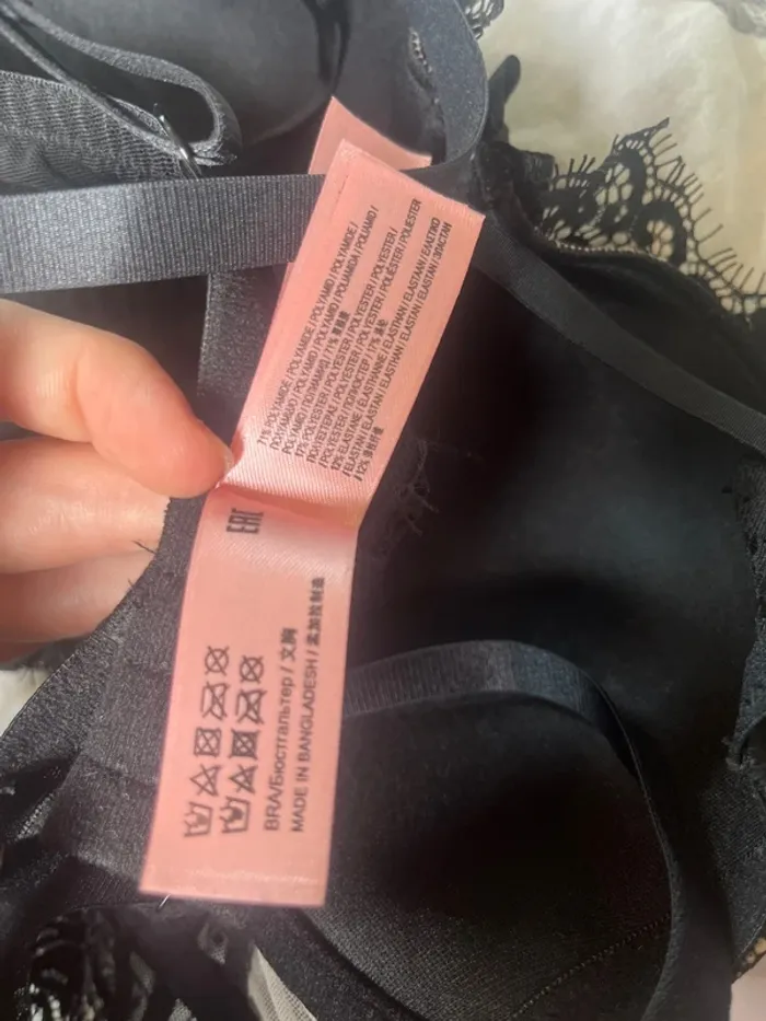 Soutien-gorge dentelle noire Hunkemöller Taille 95C - photo numéro 4