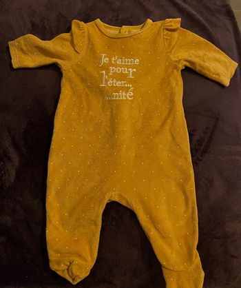 Lot de 7 pyjamas fille velours en très bon état