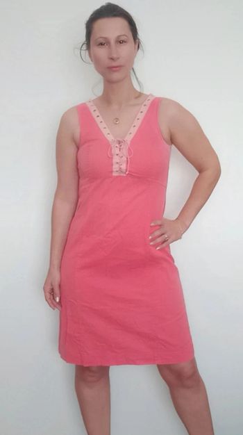Robe casuale rose lacée poitrine