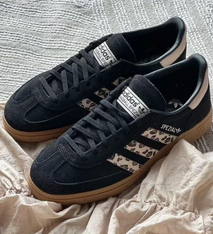 Baskets Adidas Spezial  taille 36