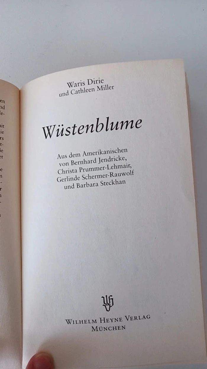 Buch : Wüstenblume Waris Dirie - Livre en allemand - photo numéro 5