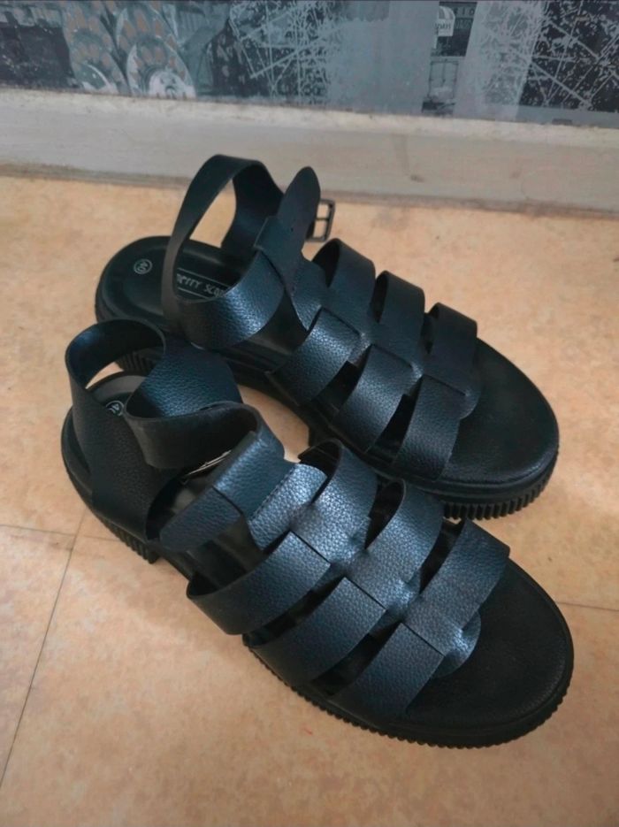 Sandale noir - photo numéro 2