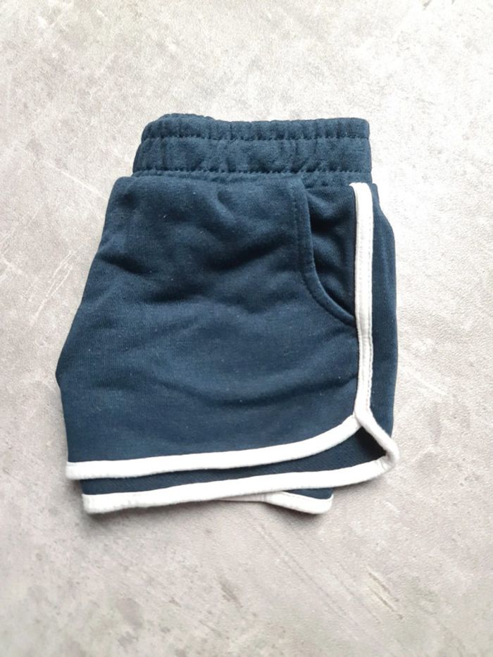 Short bleu marine taille elastique taille 6 ans fille Marque kiabi