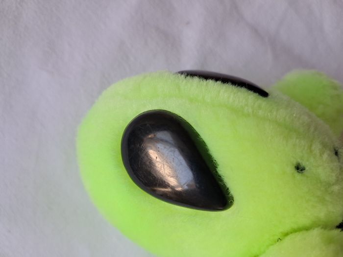 Lot de 2 Peluches extraterrestre alien fluo Eluz 13 cm 10 cm vintage - photo numéro 3