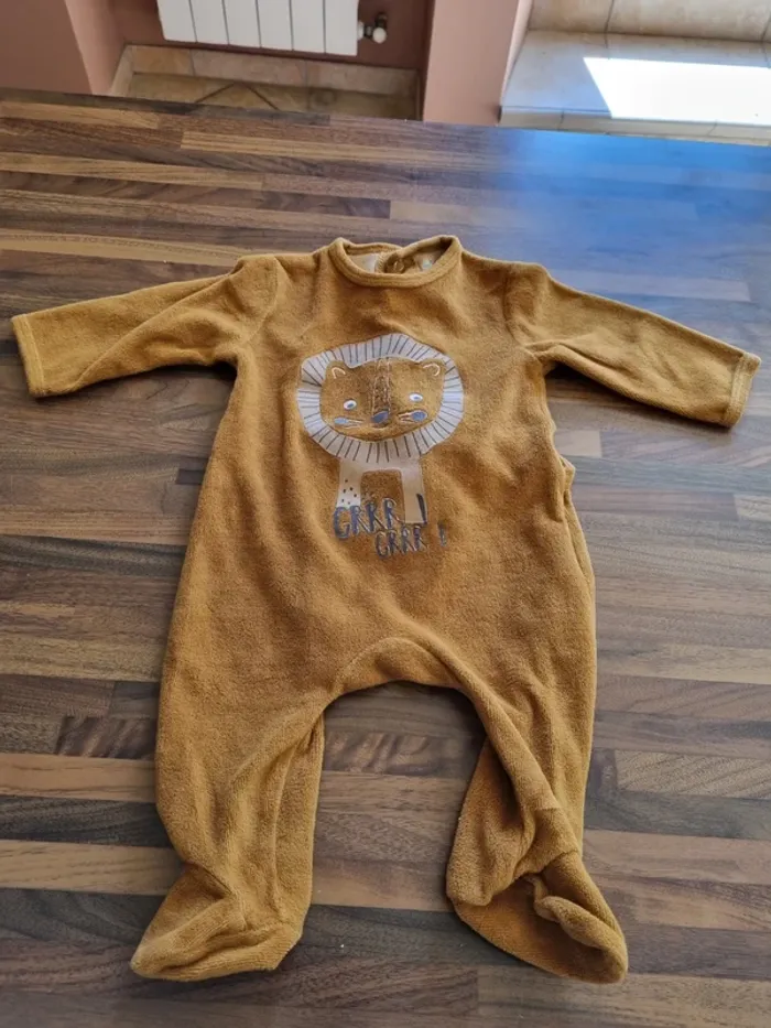 Pyjama lion 3 mois