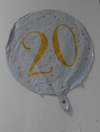 Ballon gonflable helium blanc/doré- chiffre 20
