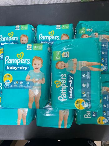Couche Pampers taille 7