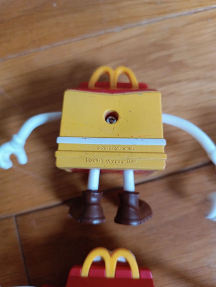 5 figurines McDonald's boîte happy meal 2012 - photo numéro 4