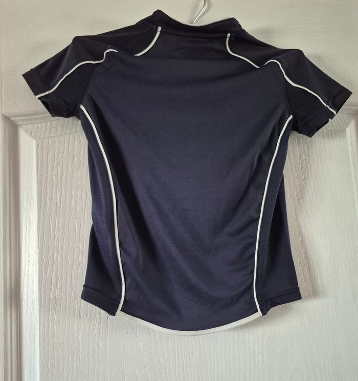 T-shirt asics taille 116 ( 5/6ans) - photo numéro 2