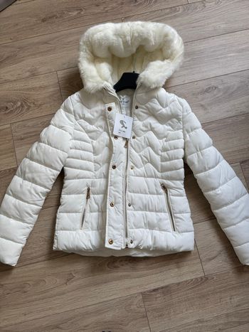 Manteau blanc neuf avec étiquette 