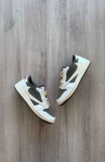 Jordan 1 low Travis Scott