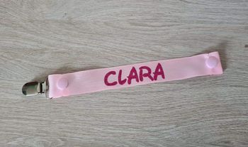 Attache sucette ruban personnalisé