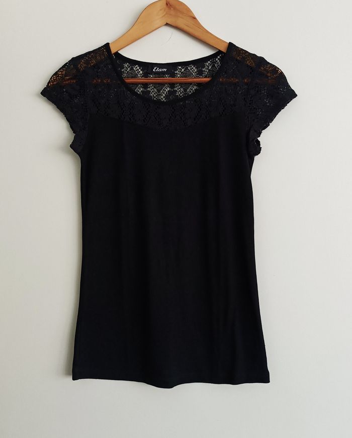 T-shirt noir à dentelle. Etam. Taille 34 / 36