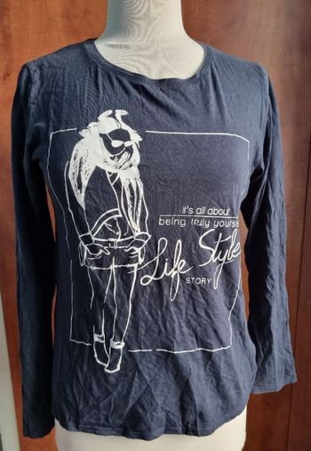 T-shirt à manches longues imprimée taille M