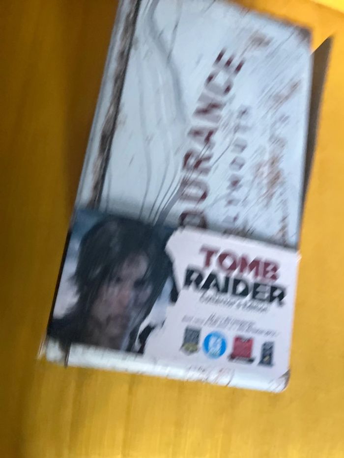 TomB raider collector ´s édition survival kit ps3 - photo numéro 4