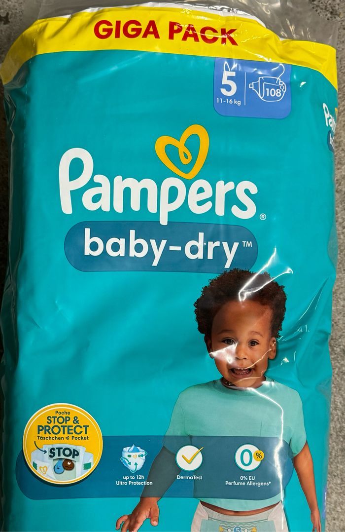 Giga Pack Pampers Baby Dry taille 108 couches Pampers Beebs