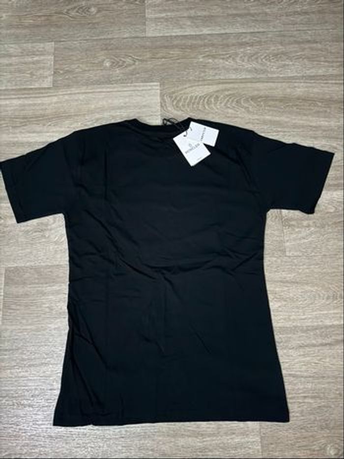 T-shirt Moncler noir avec motif 🎽 - photo numéro 2