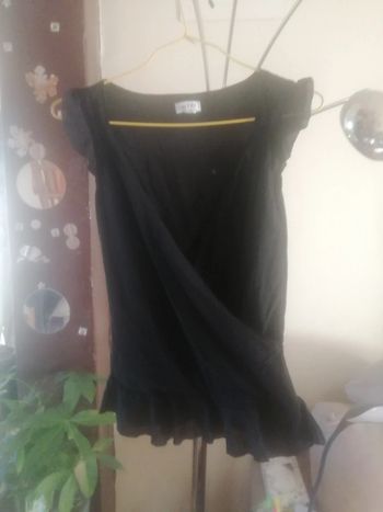 🌸Top noir" Zara" décolleté Taille 38 🌸