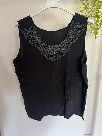 Très beau débardeur à bretelle pour femme