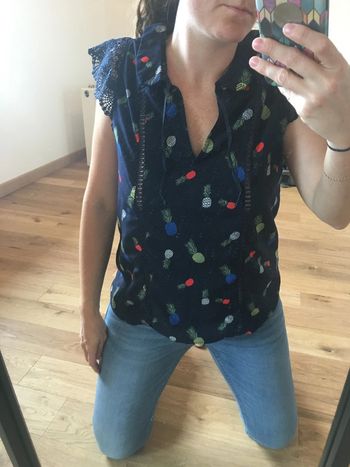 Blouse bleu marine motifs ananas dentelle Grace & Mila