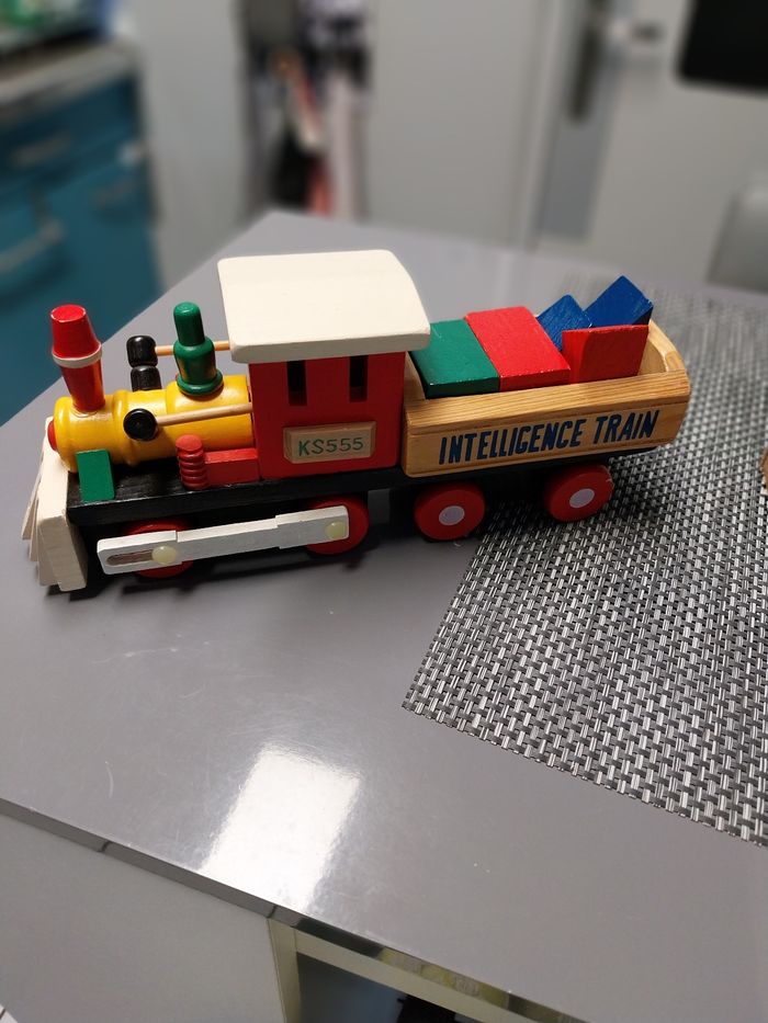 Train en bois - photo numéro 5