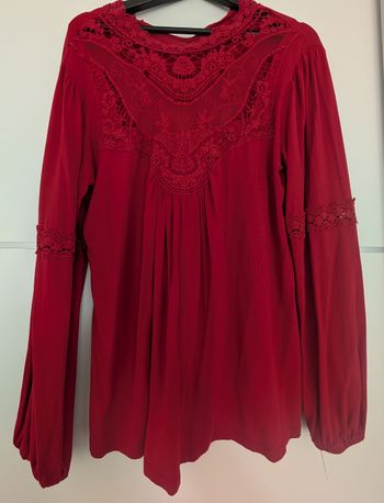 Top/Blouse Rouge avec Dentelle (Taille XL estimée)